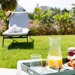 Alcazaba Lagoon With Private Beach, Pools, Gym, Sauna, Hot Tub & Fully Equipped Kitchen Apartamento