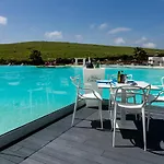 Alcazaba Lagoon With Private Beach, Pools, Gym, Sauna, Hot Tub & Fully Equipped Kitchen Apartamento