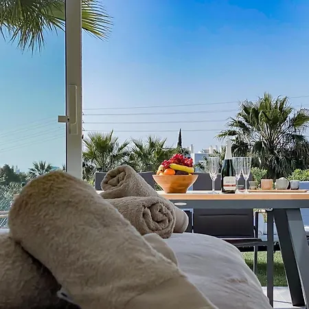 Alcazaba Lagoon With Private Beach, Pools, Gym, Sauna, Hot Tub & Fully Equipped Kitchen Apartment