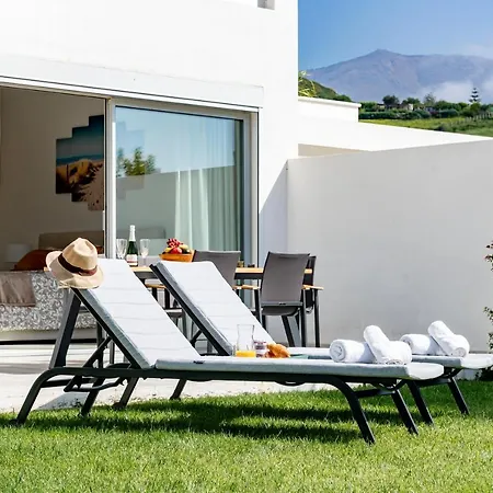 Apartment Alcazaba Lagoon With Private Beach, Pools, Gym, Sauna, Hot Tub & Fully Equipped Kitchen Casares