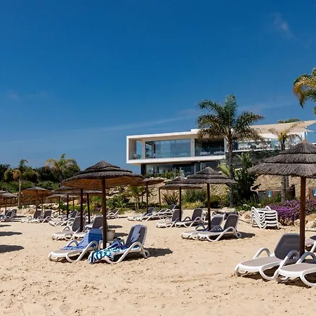 Apartment Alcazaba Lagoon With Private Beach, Pools, Gym, Sauna, Hot Tub & Fully Equipped Kitchen *
