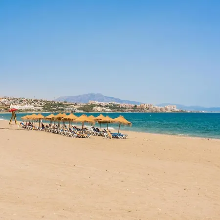 Alcazaba Lagoon With Private Beach, Pools, Gym, Sauna, Hot Tub & Fully Equipped Kitchen Appartement Casares