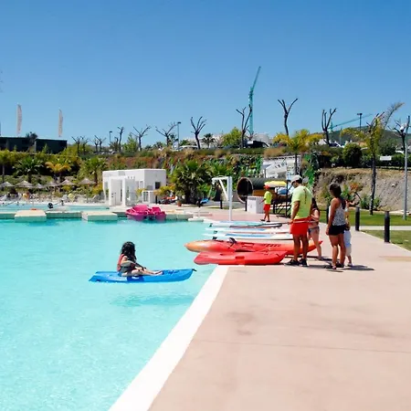 Alcazaba Lagoon With Private Beach, Pools, Gym, Sauna, Hot Tub & Fully Equipped Kitchen * Casares
