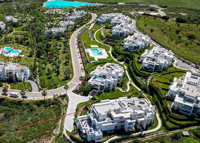Alcazaba Lagoon With Private Beach, Pools, Gym, Sauna, Hot Tub & Fully Equipped Kitchen