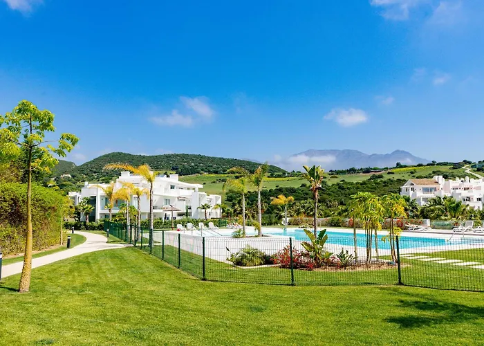 Alcazaba Lagoon With Private Beach, Pools, Gym, Sauna, Hot Tub & Fully Equipped Kitchen